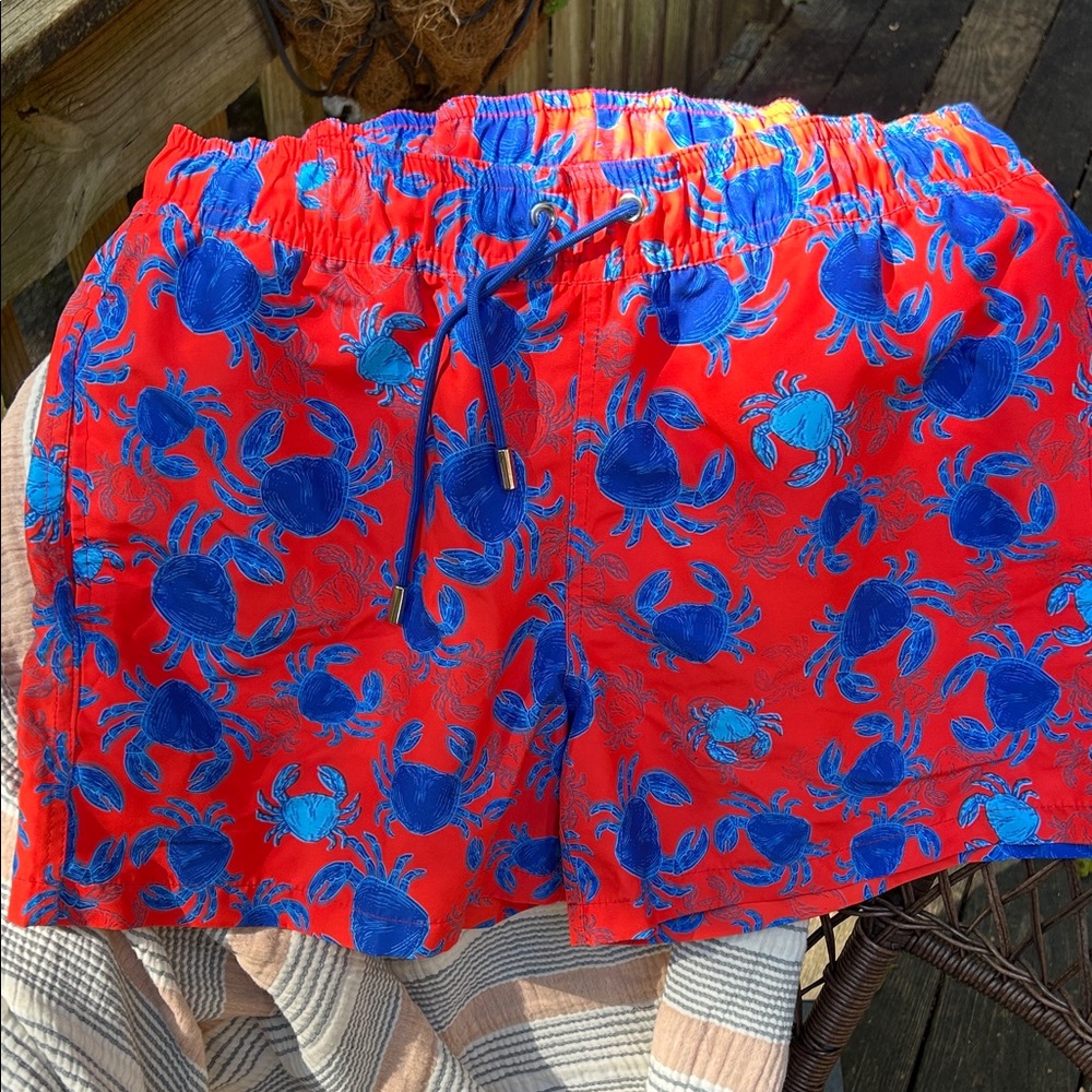Summer Lane Vibrant Red and Blue Crab Print Swim Trunks size L
